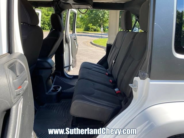 Used 2016 Jeep Wrangler Unlimited Sahara AWD/4WD image 30