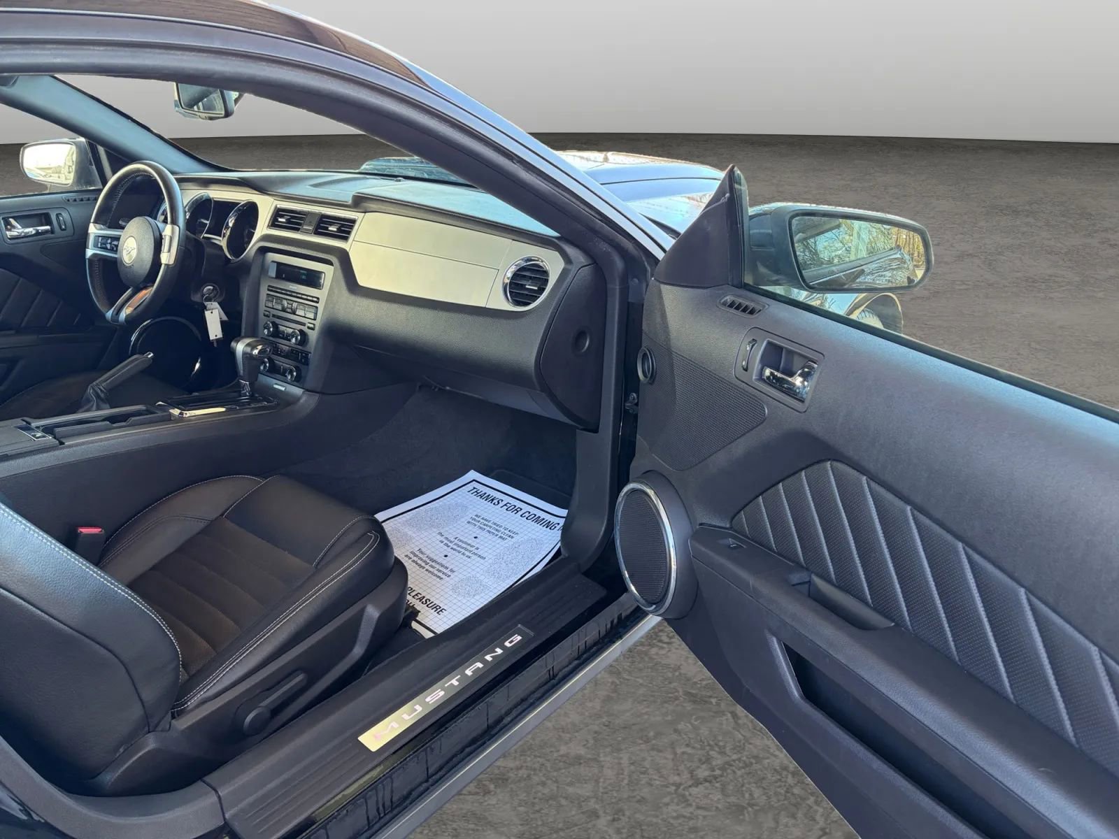Used 2010 Ford Mustang GT image 16
