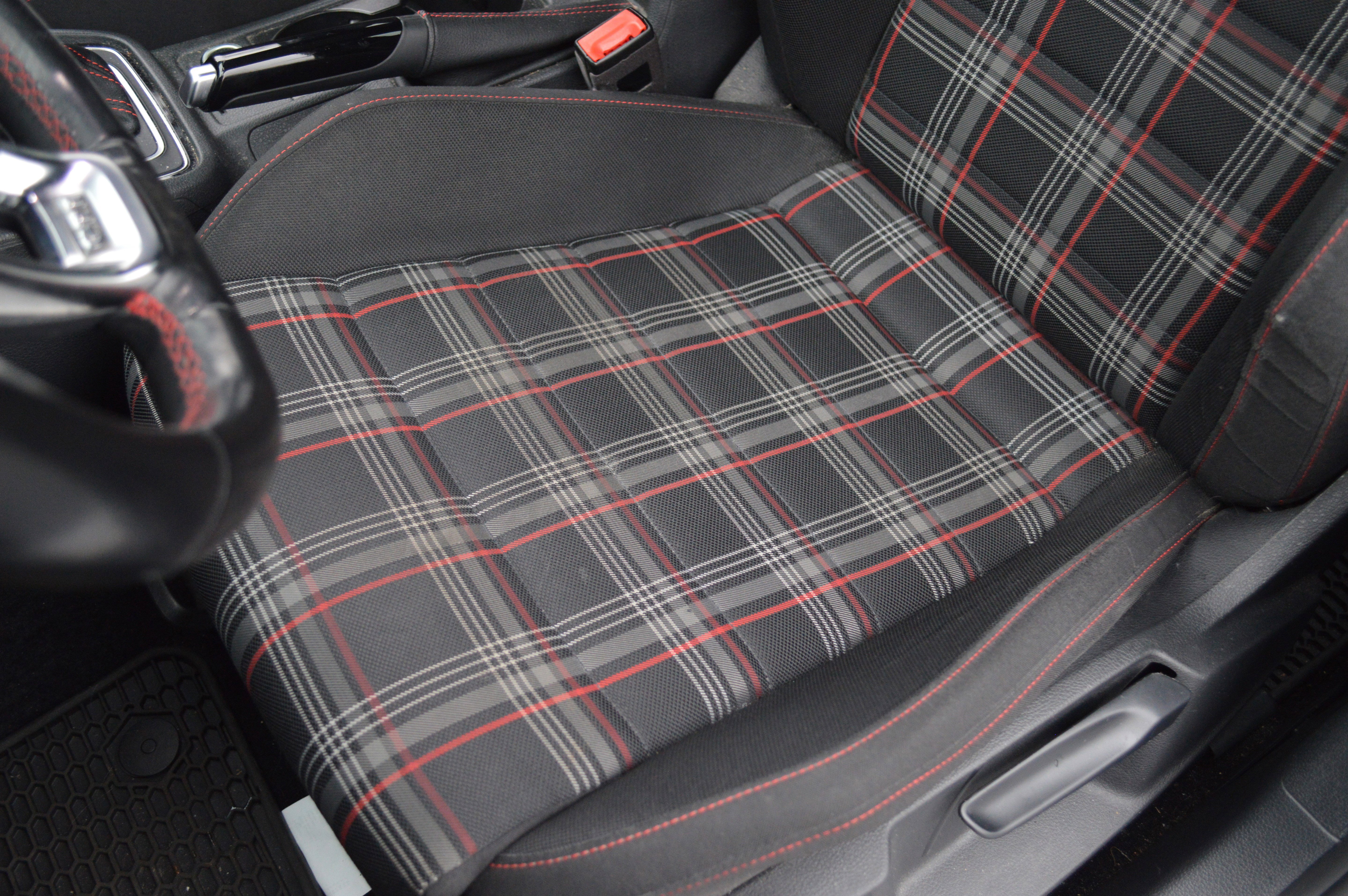 Used 2018 Volkswagen GTI SE image 26