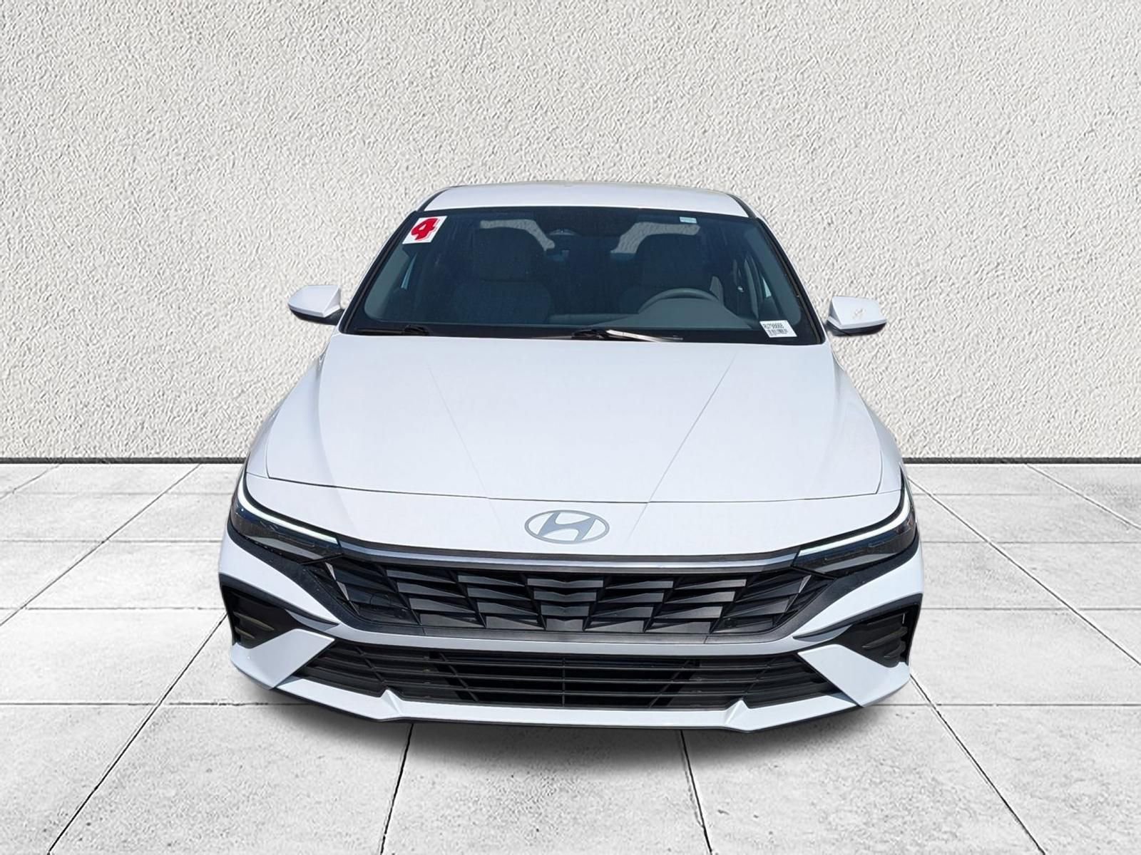 Used 2024 Hyundai Elantra SEL image 8