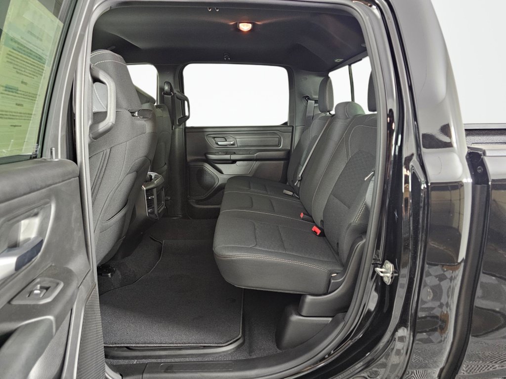 New 2026 RAM 1500 Express AWD/4WD image 33