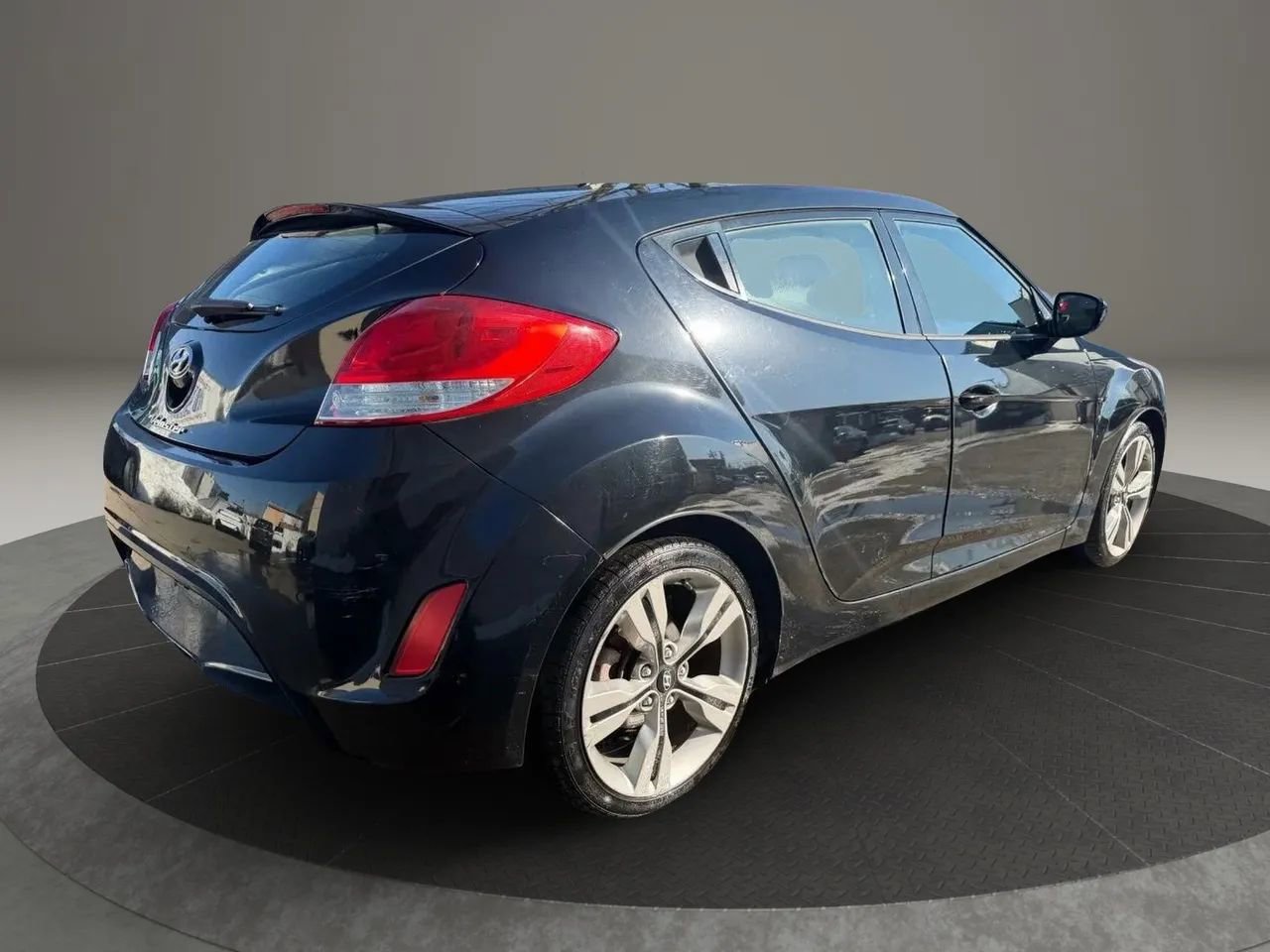 Used 2015 Hyundai Veloster w/ Option Group 03 image 5