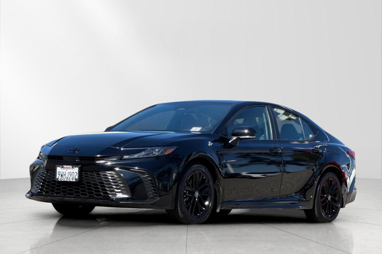 Used 2025 Toyota Camry SE w/ Convenience Package FWD image 7