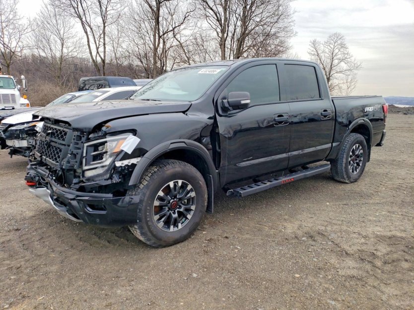 Used 2024 Nissan Titan PRO-4X w/ Pro-4x Convenience Package image 3