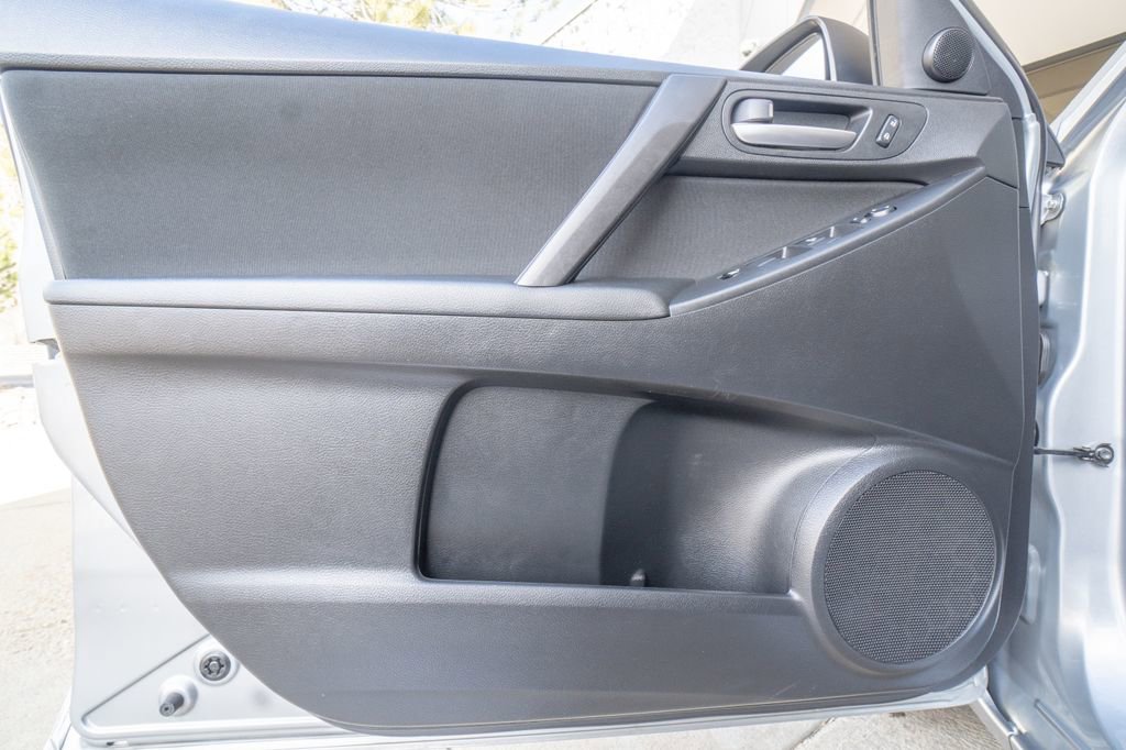 Used 2011 MAZDA MAZDA3 i Touring image 7