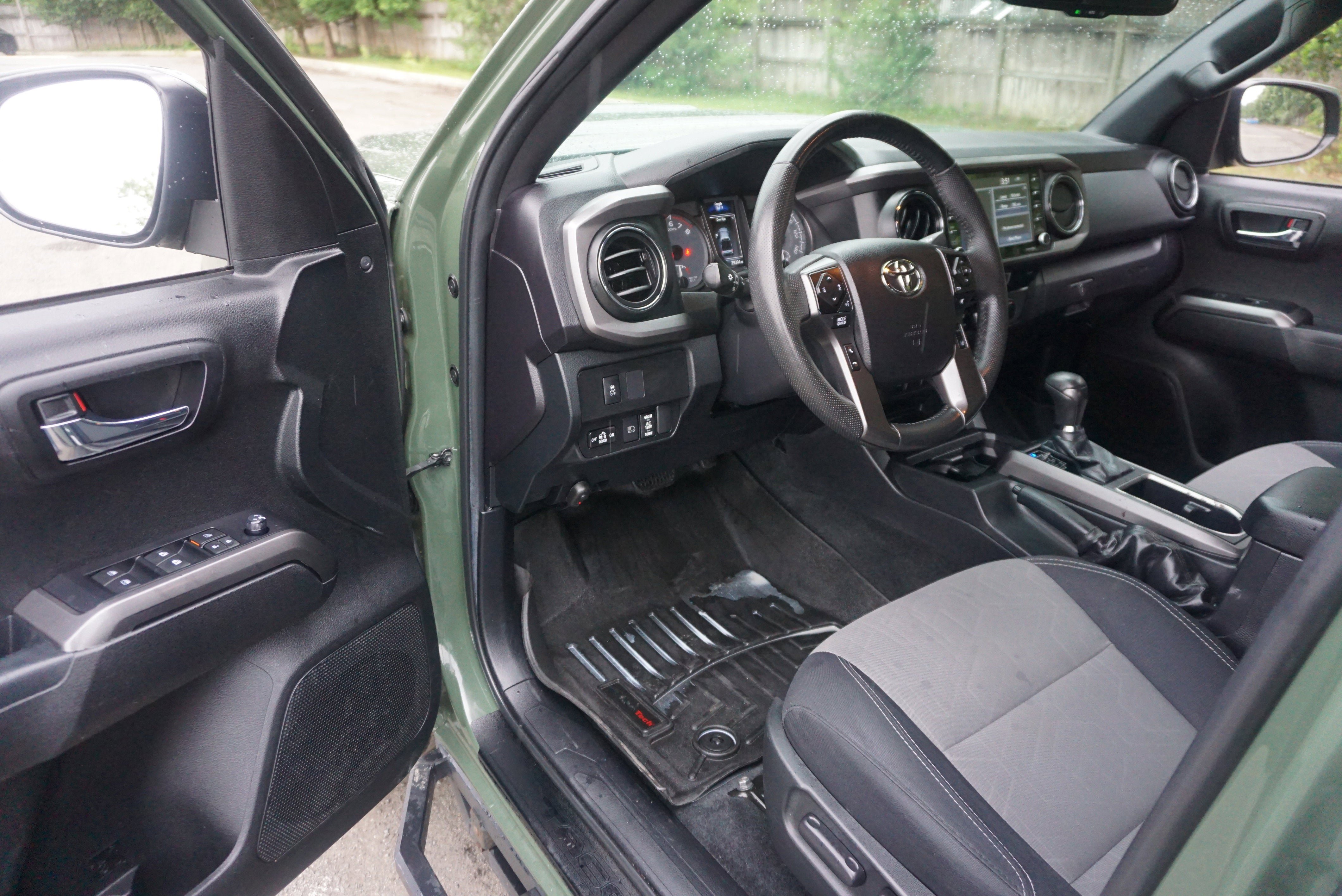 Used 2022 Toyota Tacoma TRD Sport w/ Technology Package AWD/4WD image 7