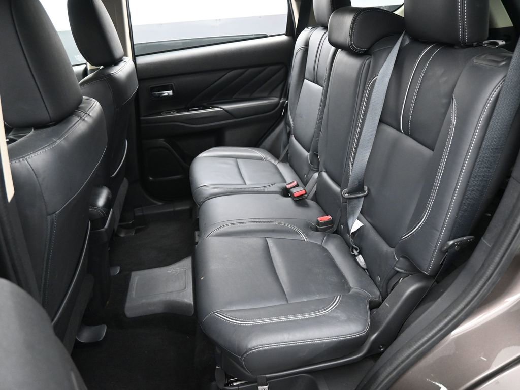 Used 2018 Mitsubishi Outlander SEL image 26