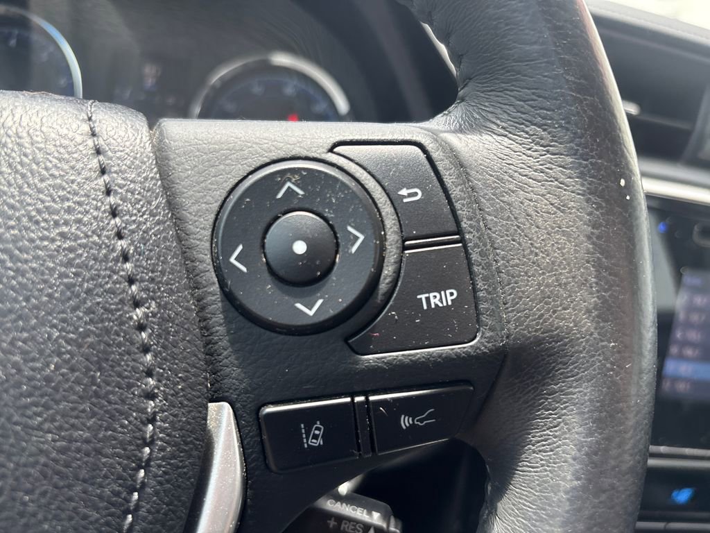 Used 2018 Toyota Corolla SE FWD image 19