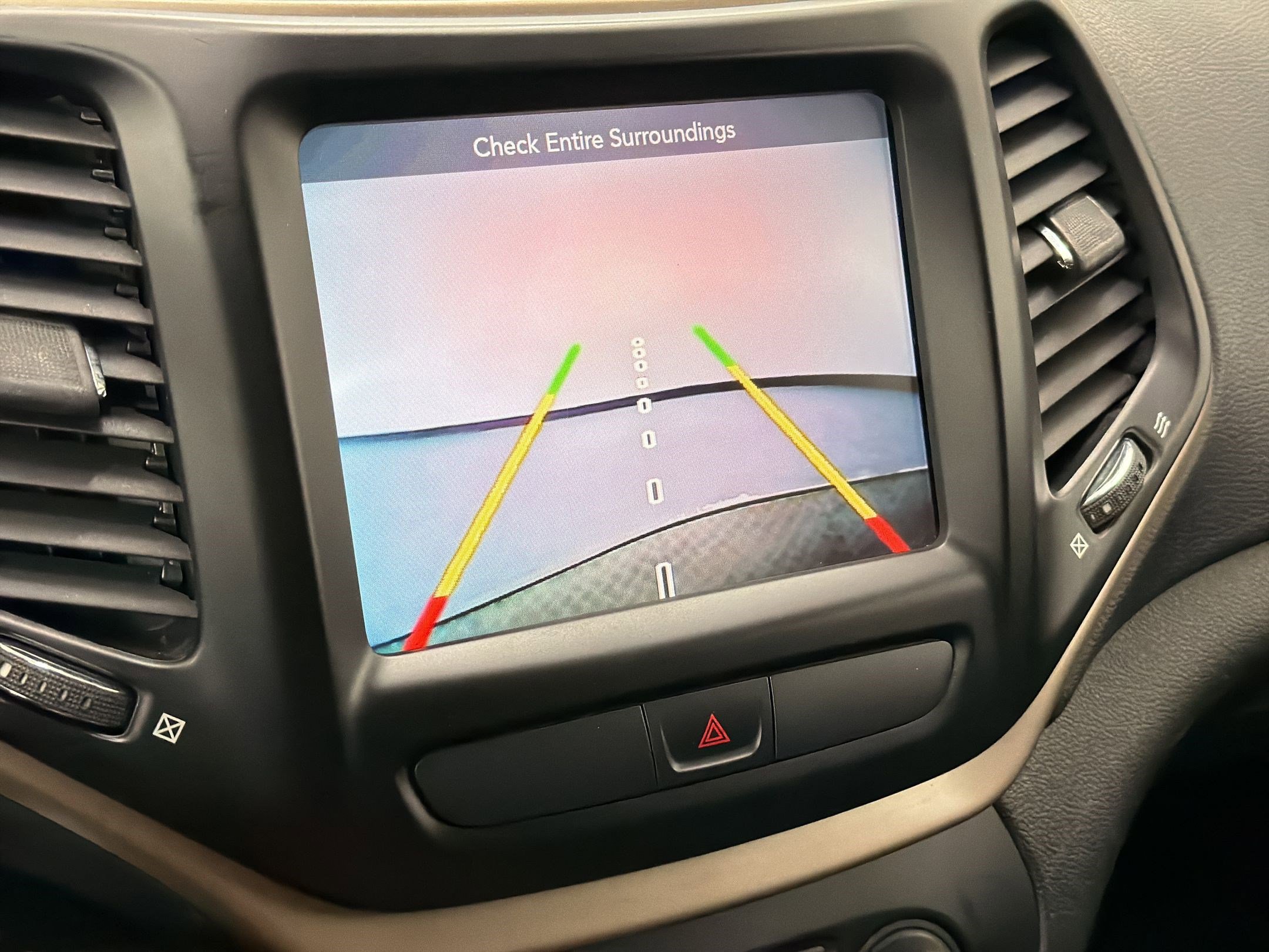 Used 2016 Jeep Cherokee Latitude image 22