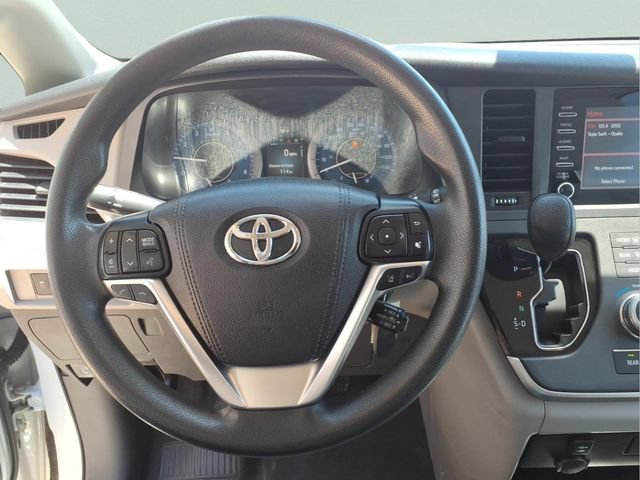 Used 2020 Toyota Sienna L FWD image 15