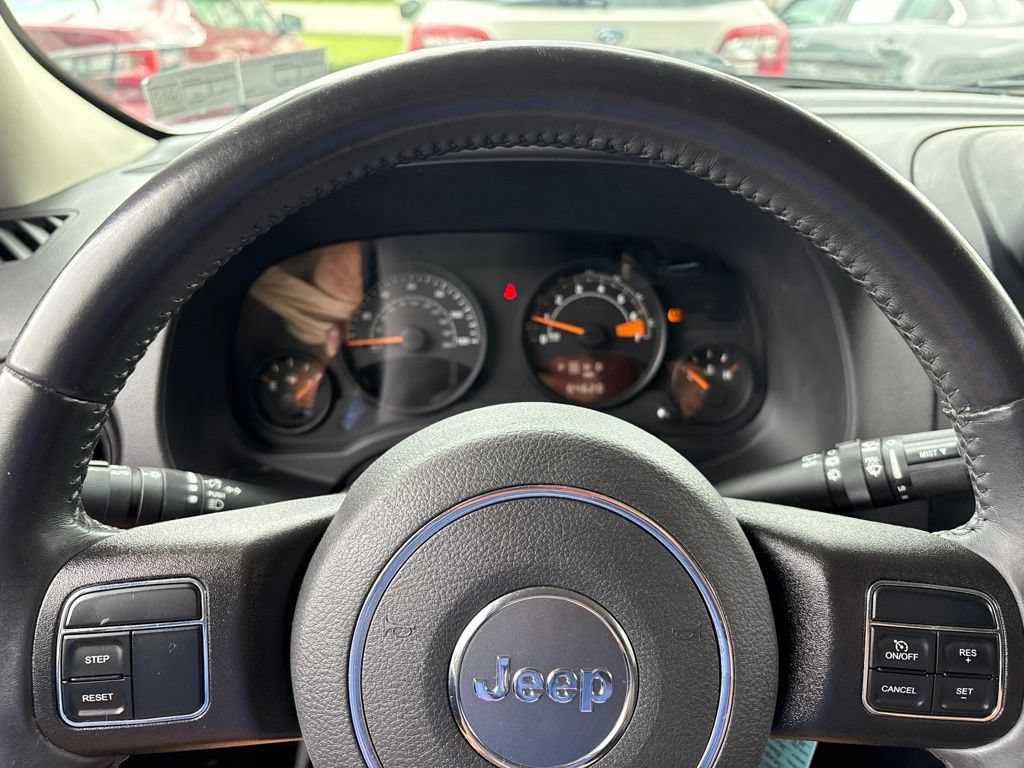 Used 2017 Jeep Patriot Latitude AWD/4WD image 20