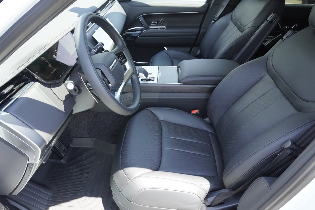 New 2026 Land Rover Range Rover Long Wheelbase SE AWD/4WD image 19