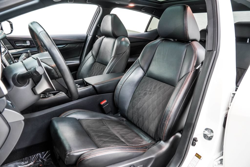 Used 2023 Nissan Maxima SR w/ Sport Mat Group FWD image 15