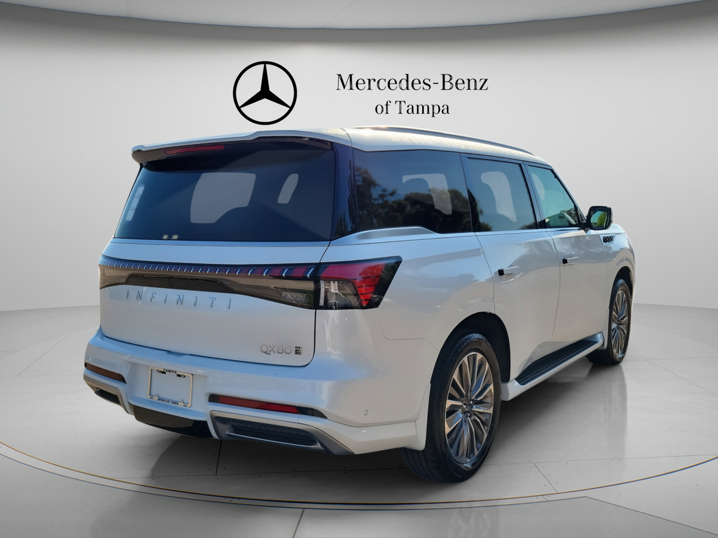 Used 2026 INFINITI QX80 Luxe w/ Cargo Package AWD/4WD image 3