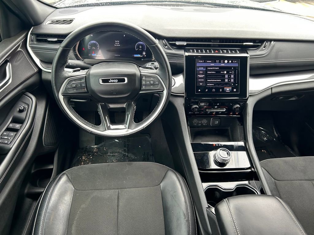 Used 2022 Jeep Grand Cherokee L Laredo RWD image 19
