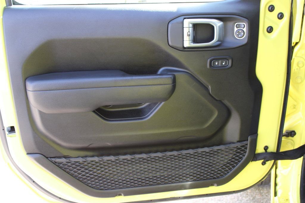 Used 2024 Jeep Gladiator Sport image 9