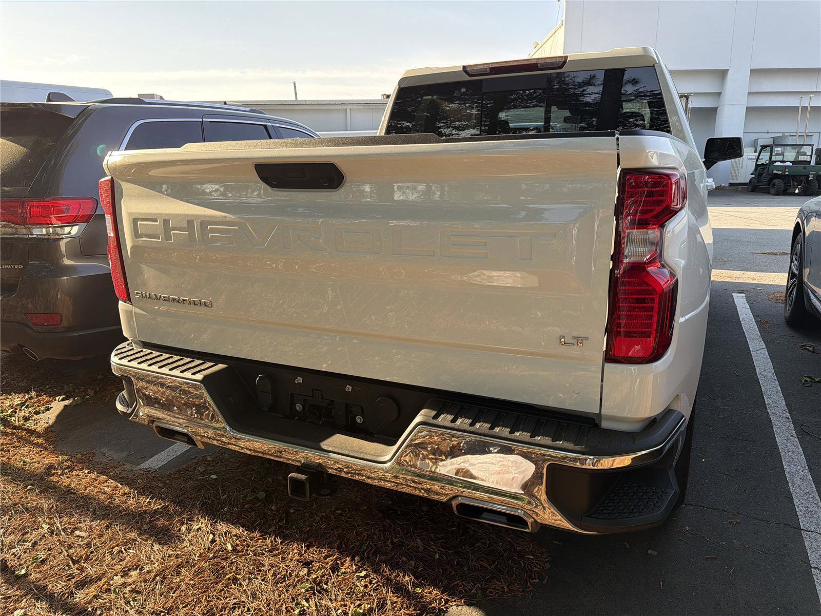 Used 2024 Chevrolet Silverado 1500 LT AWD/4WD image 5