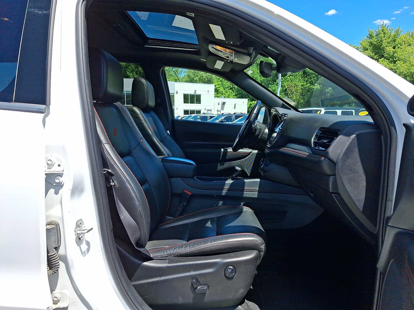 Used 2024 Dodge Durango GT AWD/4WD image 17