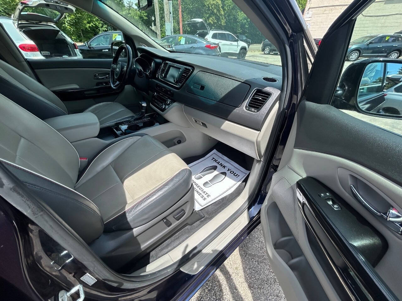 Used 2018 Kia Sedona EX FWD image 9