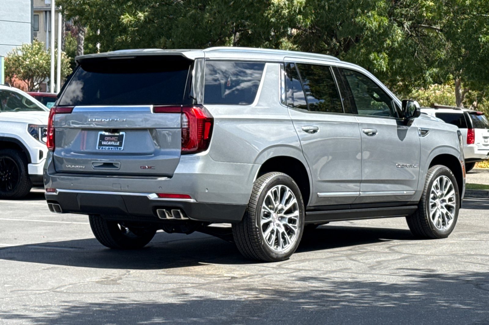New 2026 GMC Yukon Denali w/ Denali Reserve Package AWD/4WD image 5
