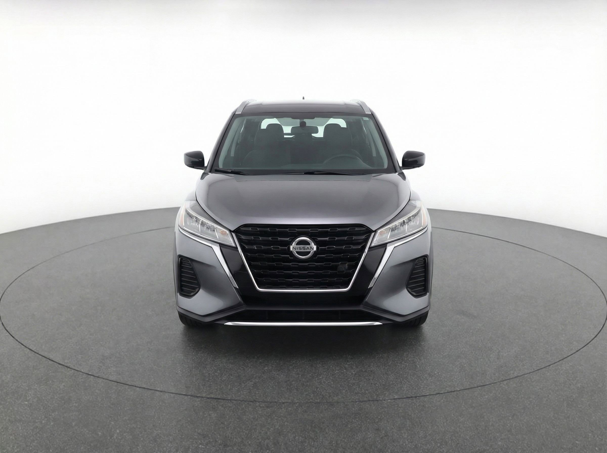 Used 2024 Nissan Kicks SV image 2