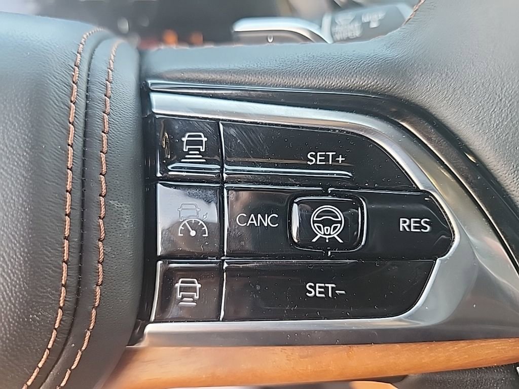 Used 2025 Jeep Grand Cherokee L Summit AWD/4WD image 15