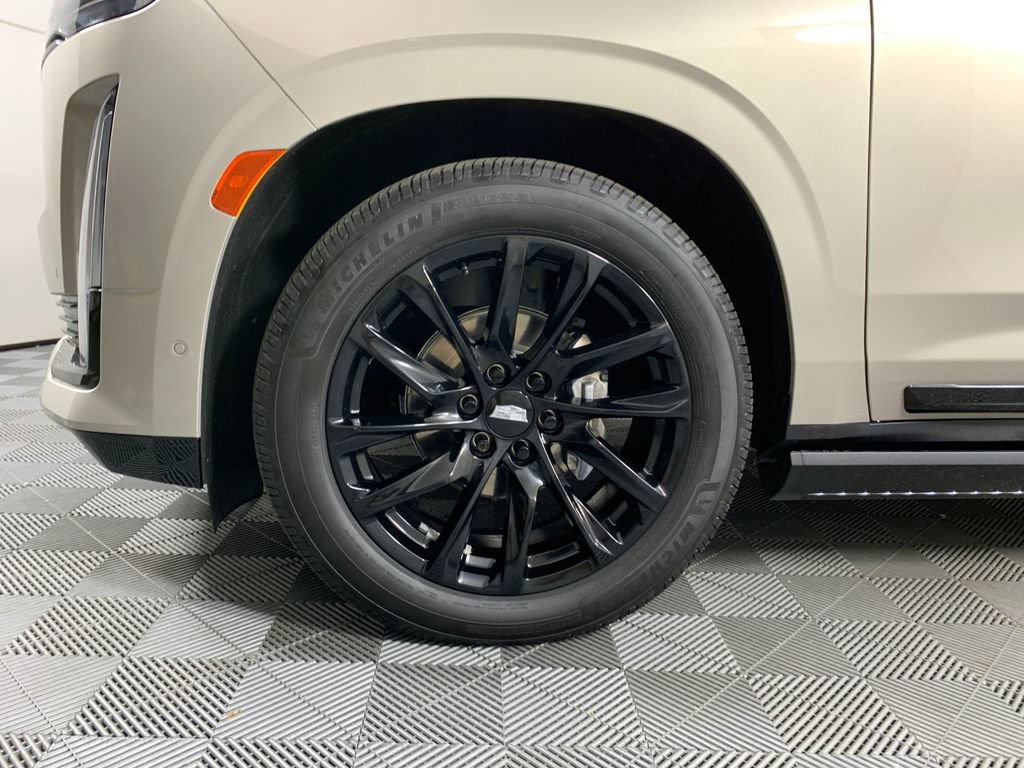 Used 2022 Cadillac Escalade Sport Platinum w/ LPO, ONYX Package AWD/4WD image 11