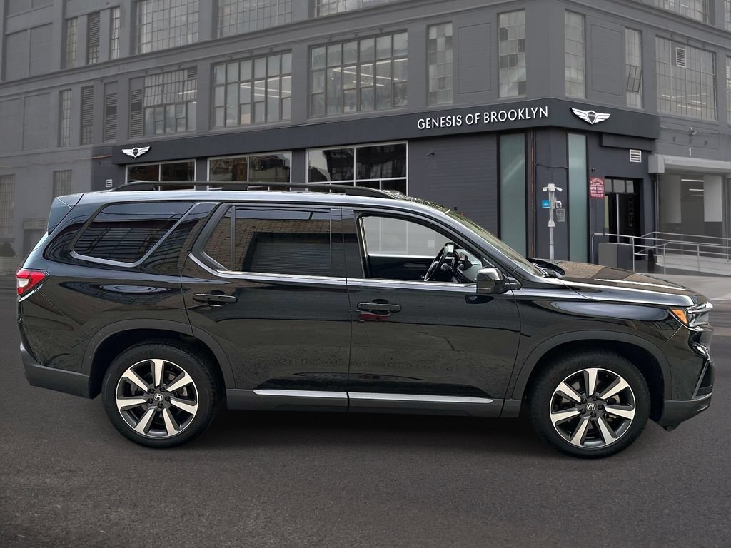 Used 2023 Honda Pilot Elite image 3
