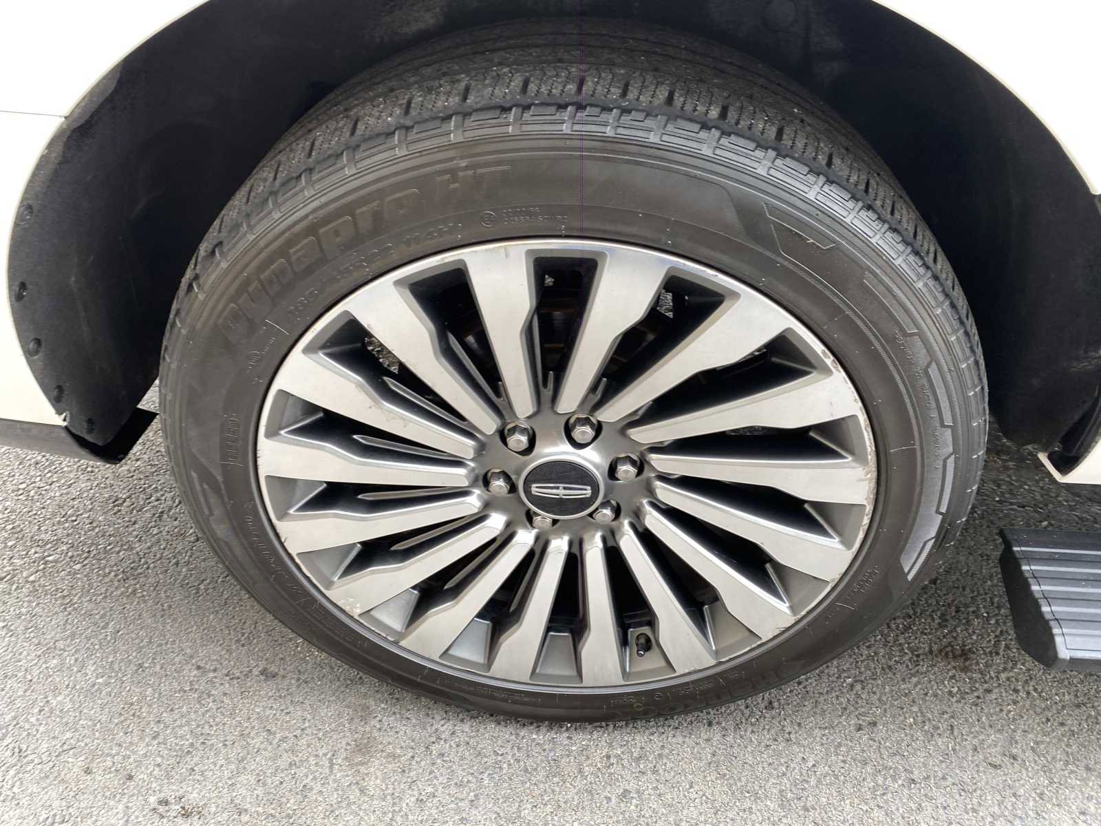 Used 2018 Lincoln Navigator L Reserve w/ Technology Package image 49