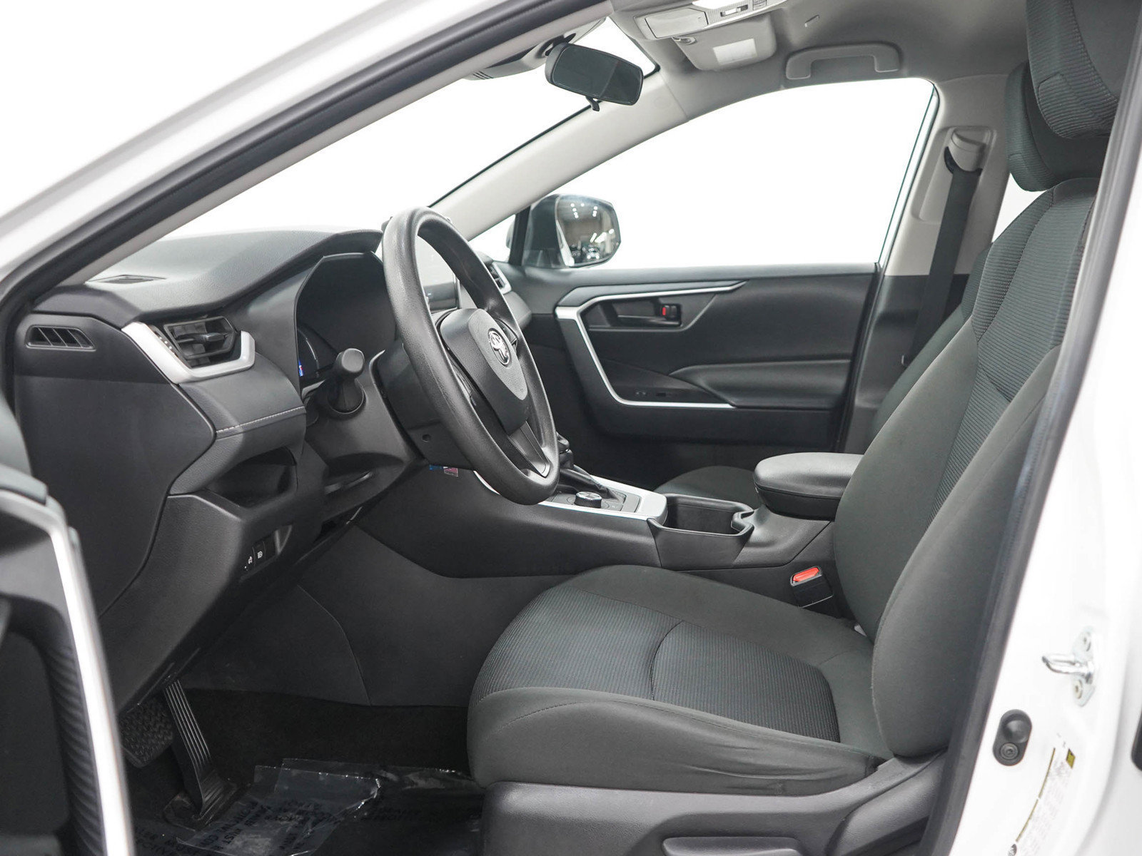 Used 2025 Toyota RAV4 LE AWD/4WD image 21
