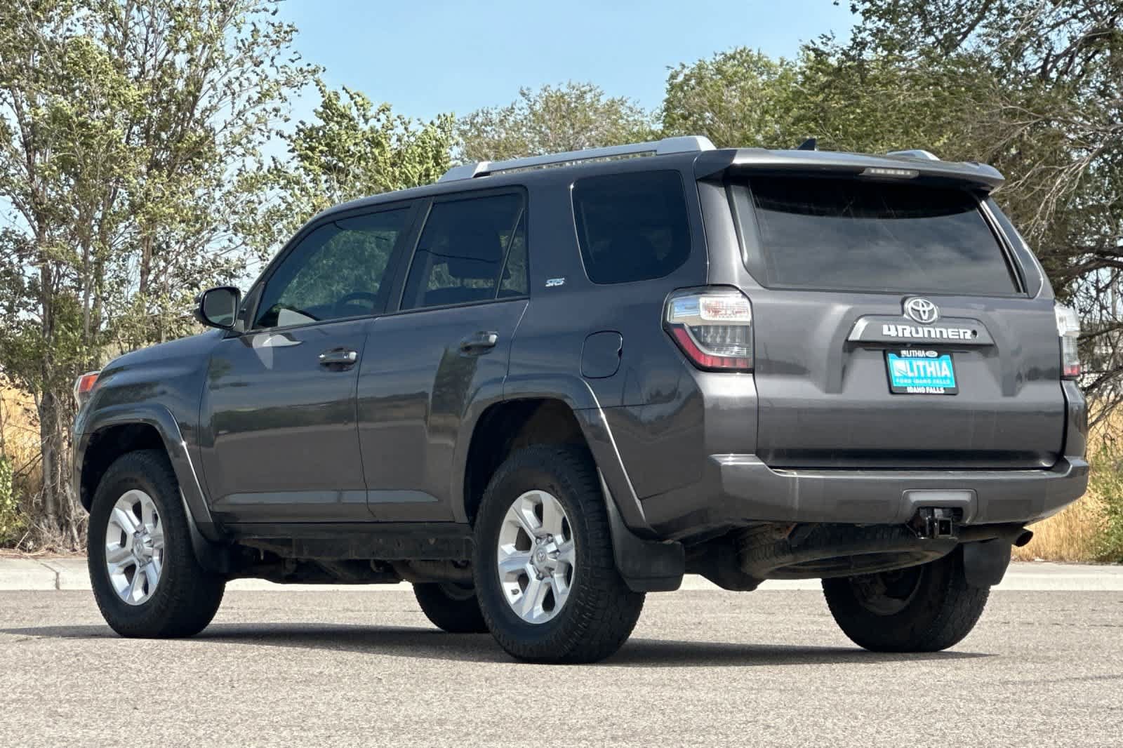 Used 2017 Toyota 4Runner SR5 Premium AWD/4WD image 6
