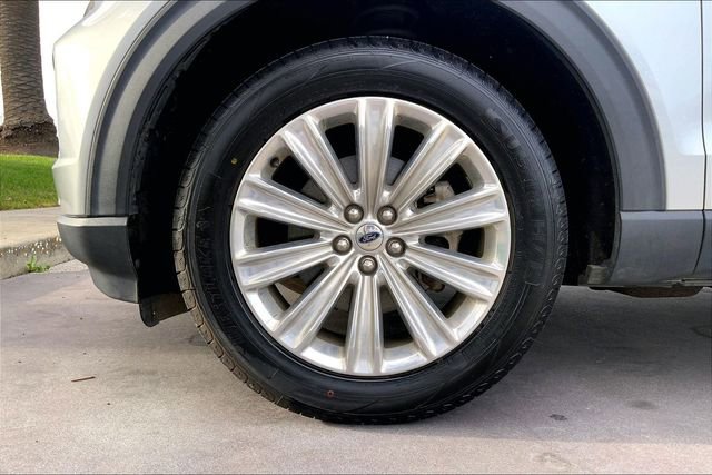 Used 2020 Ford Explorer Limited w/ Class III Trailer Tow Package image 9