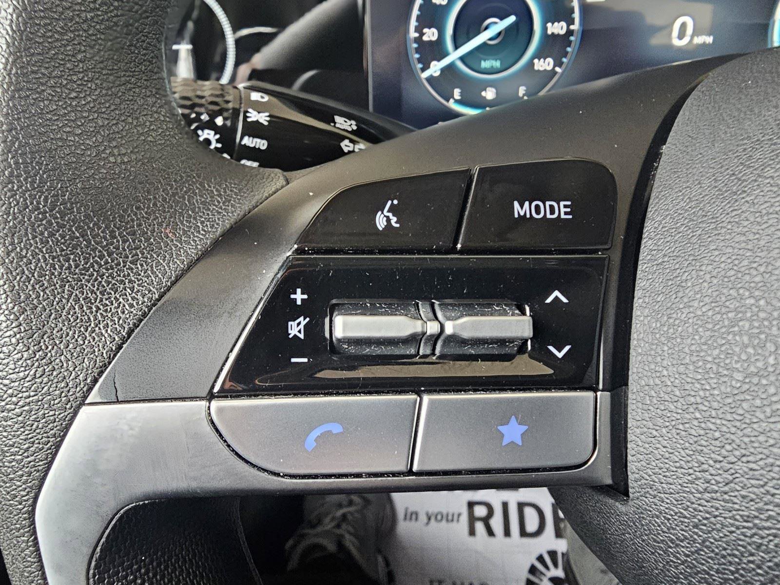 Used 2024 Hyundai Elantra SEL image 31