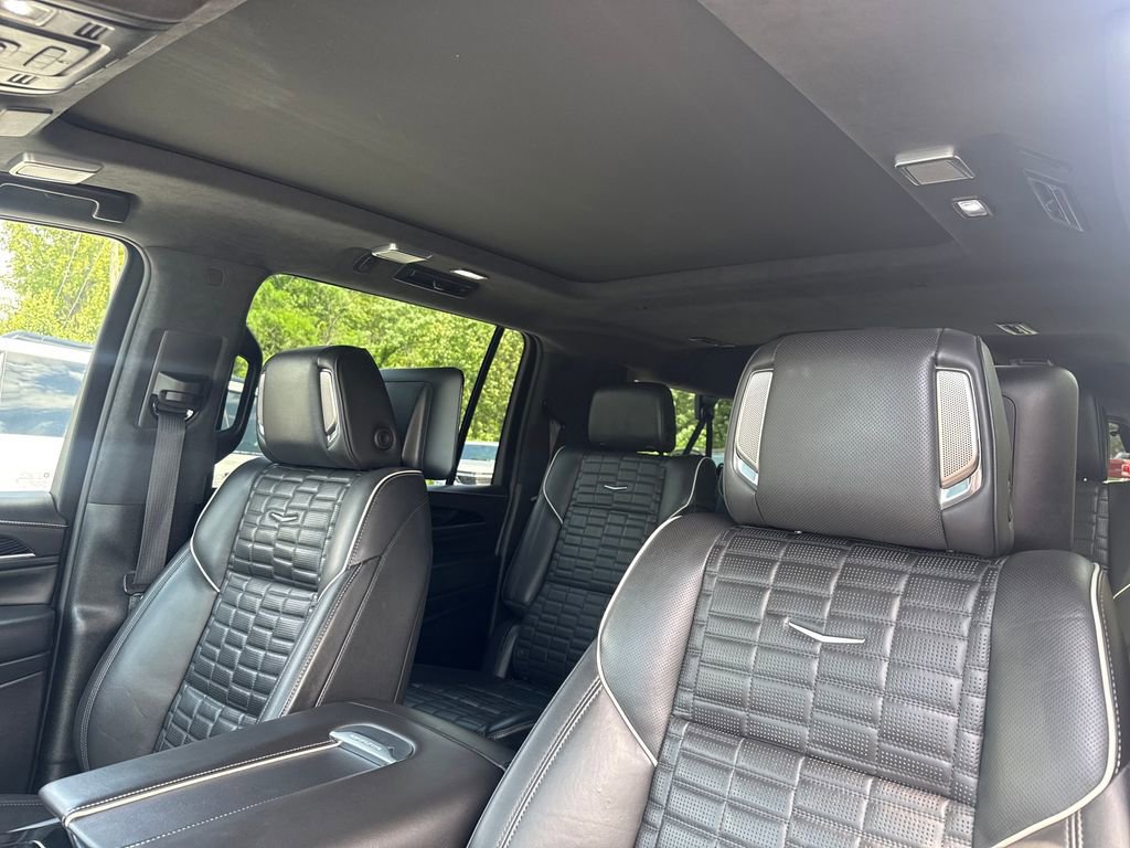 Certified 2023 Cadillac Escalade ESV V AWD/4WD image 2