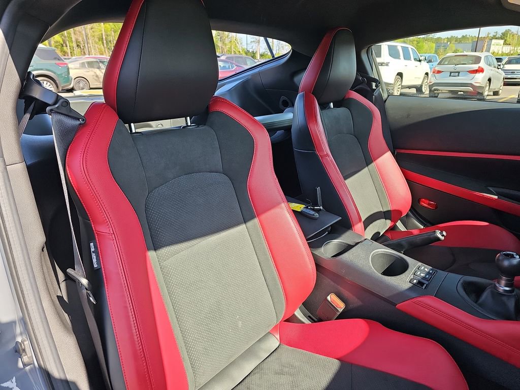 Used 2024 Nissan Z Performance w/ Floor Mat Package image 13