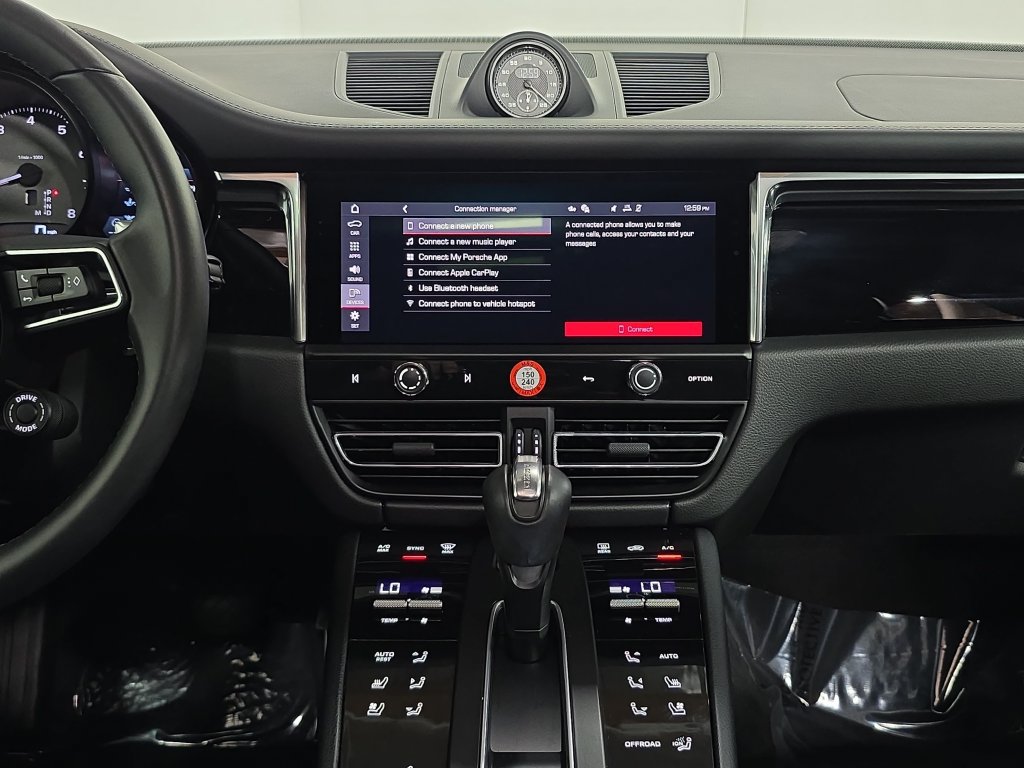 Certified 2026 Porsche Macan S AWD/4WD image 16