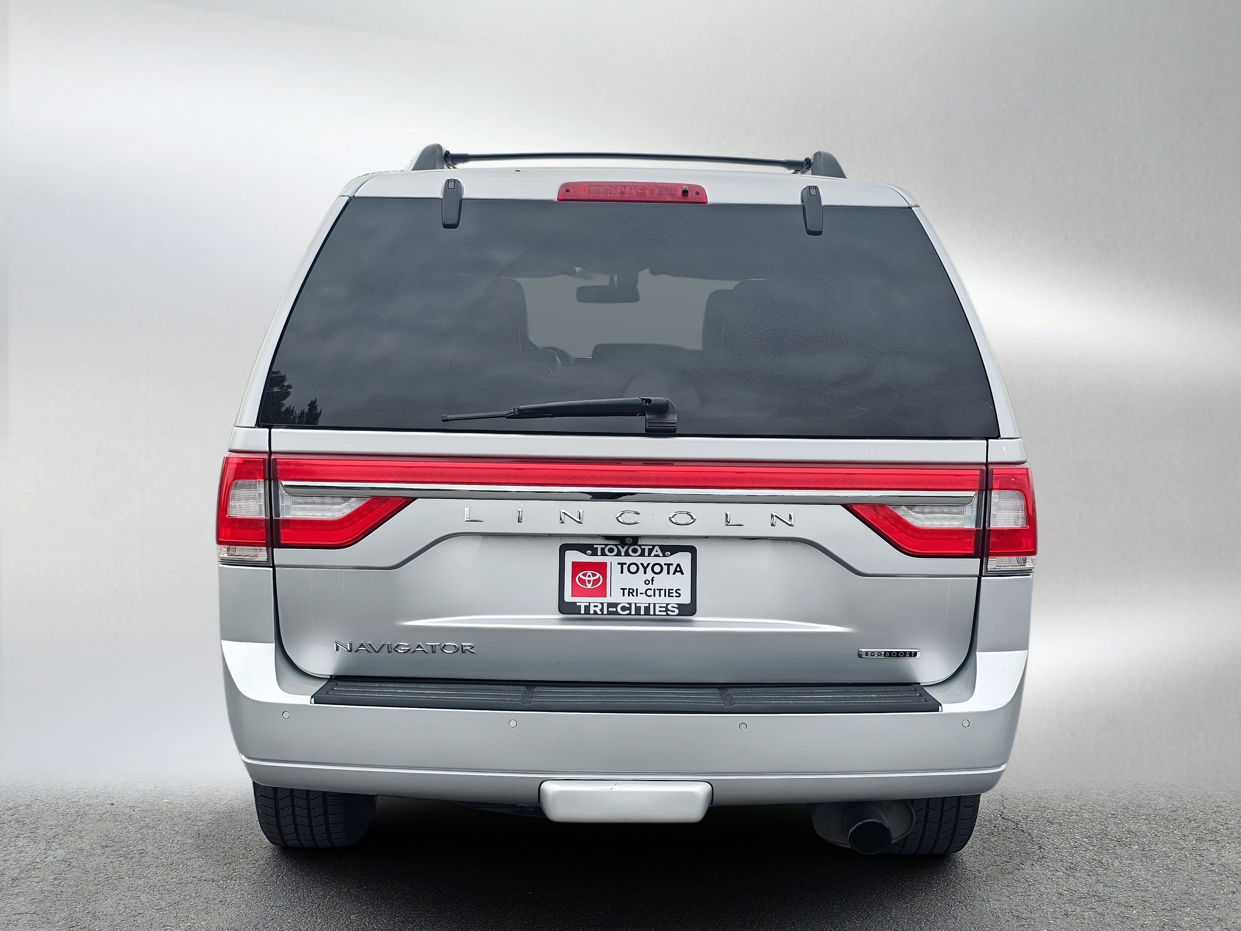 Used 2016 Lincoln Navigator Select AWD/4WD image 4