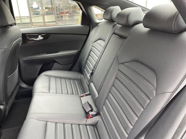 Used 2023 Kia Forte GT-Line w/ GT-Line Premium Package image 12