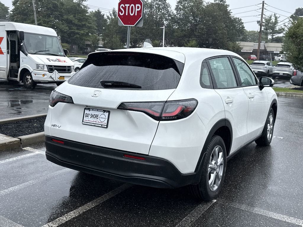 Used 2025 Honda HR-V LX image 5
