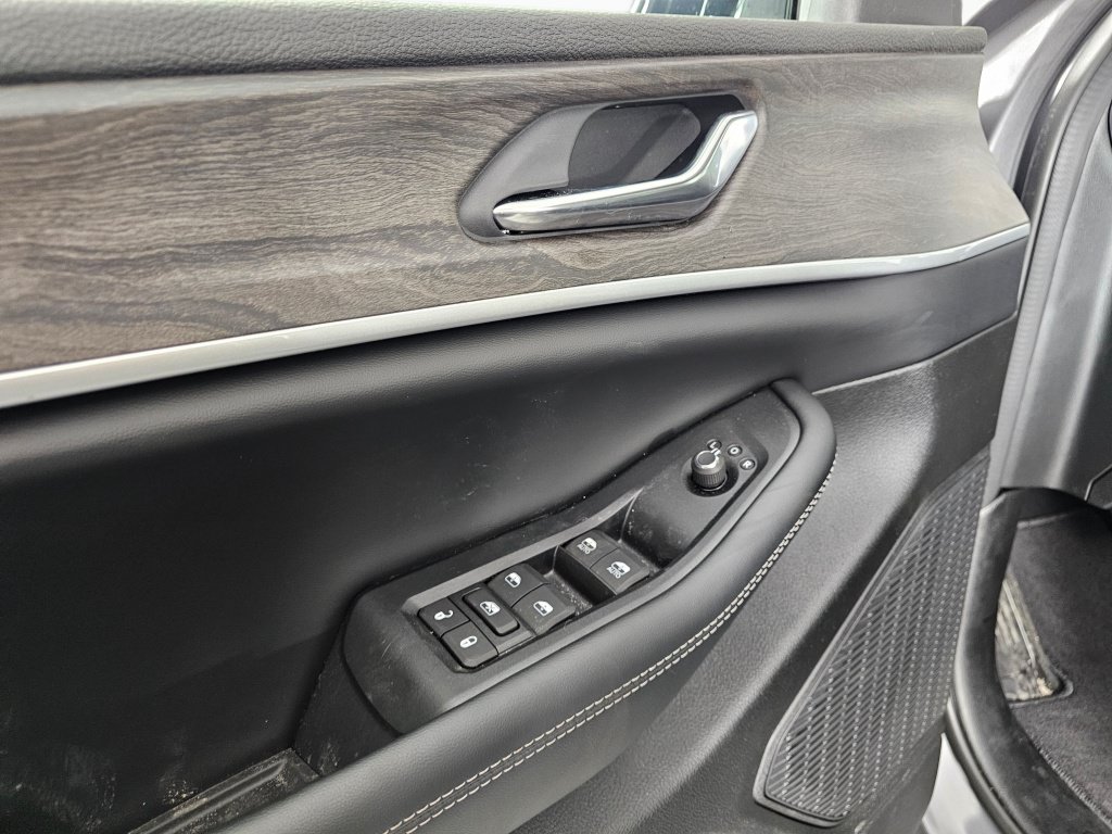 New 2026 Jeep Grand Cherokee Altitude AWD/4WD image 22