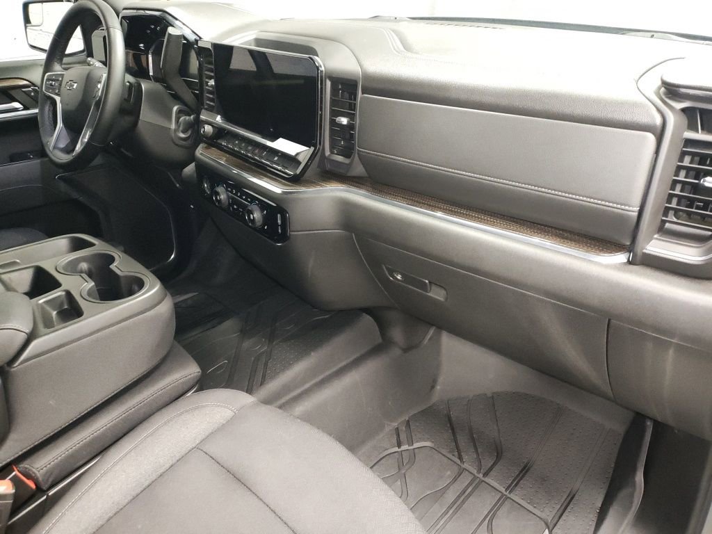 Used 2024 Chevrolet Silverado 1500 RST w/ Protection Package AWD/4WD image 8