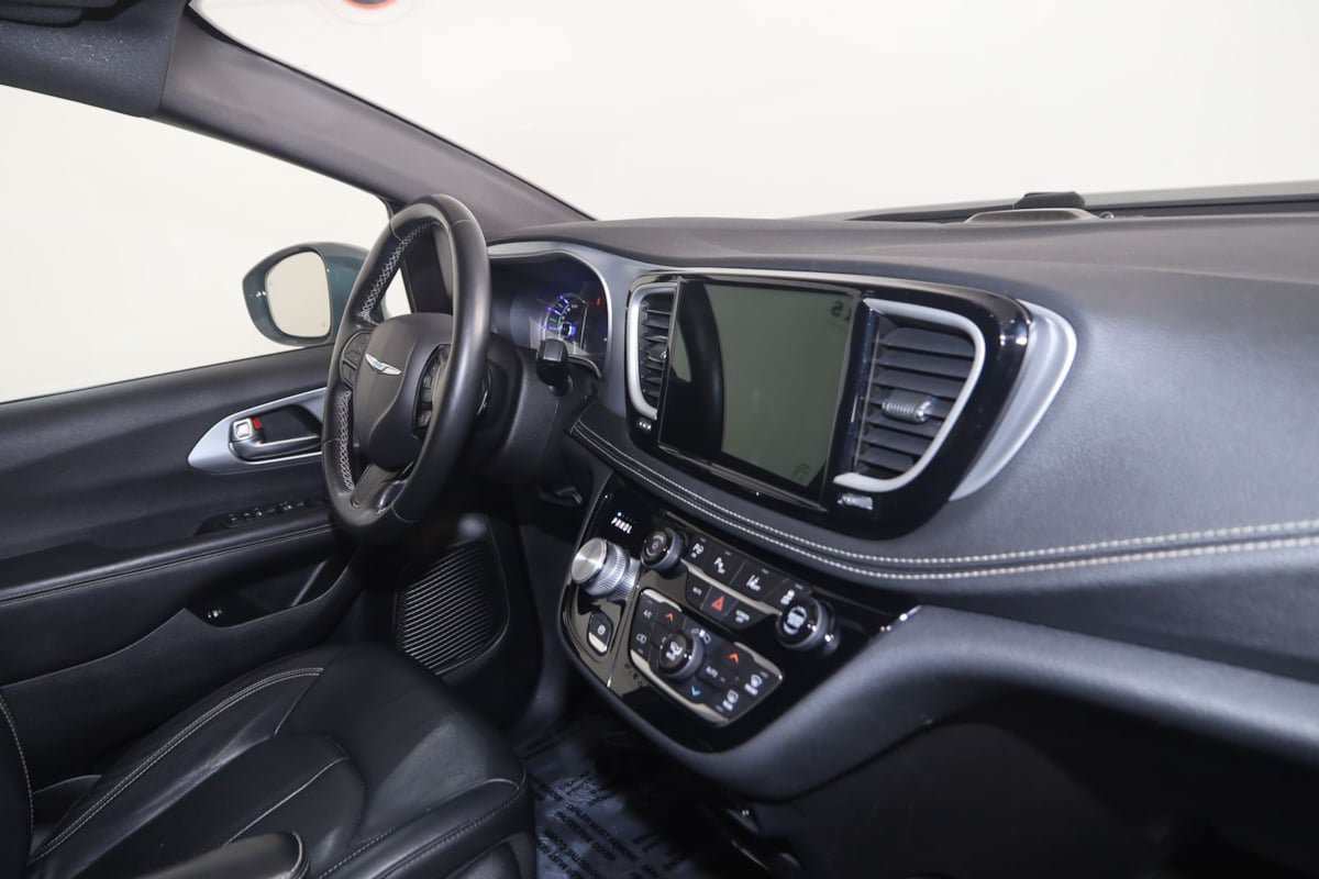 Used 2021 Chrysler Pacifica Touring-L w/ S Appearance Package FWD image 43