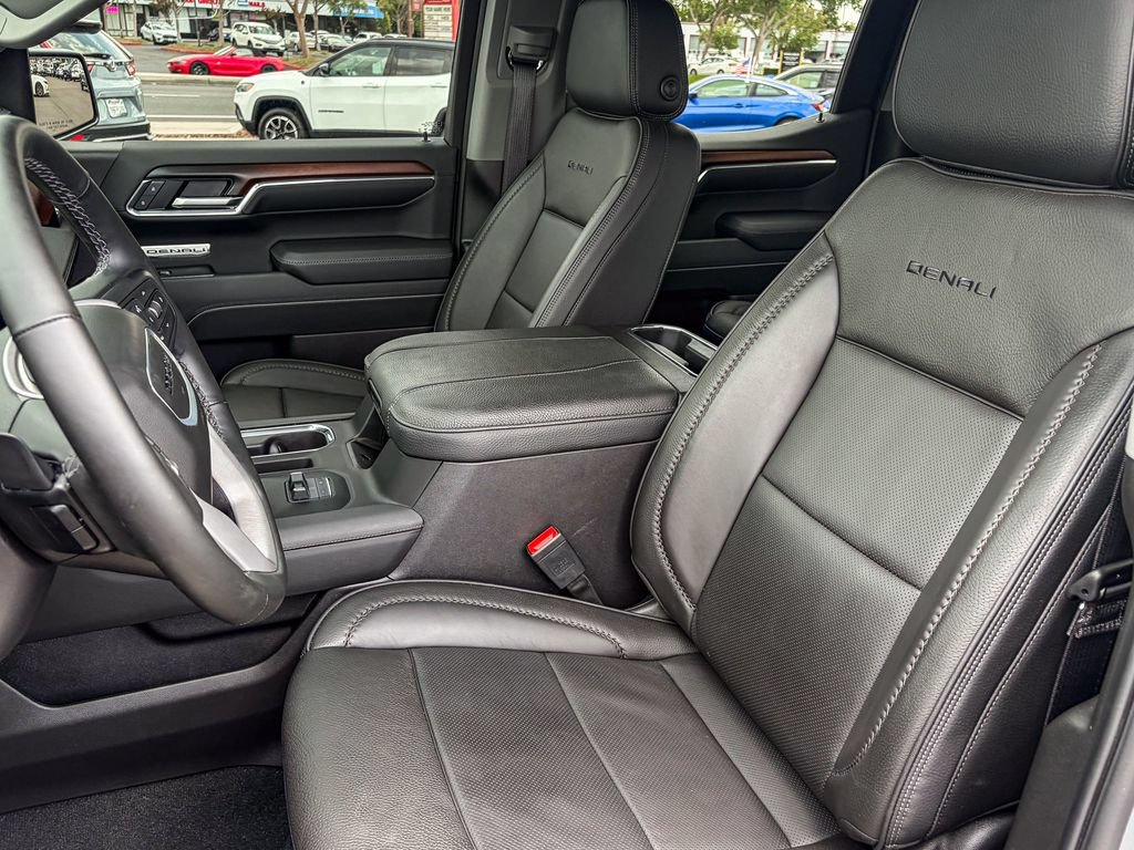Certified 2025 GMC Sierra 1500 Denali w/ Technology Package AWD/4WD image 43
