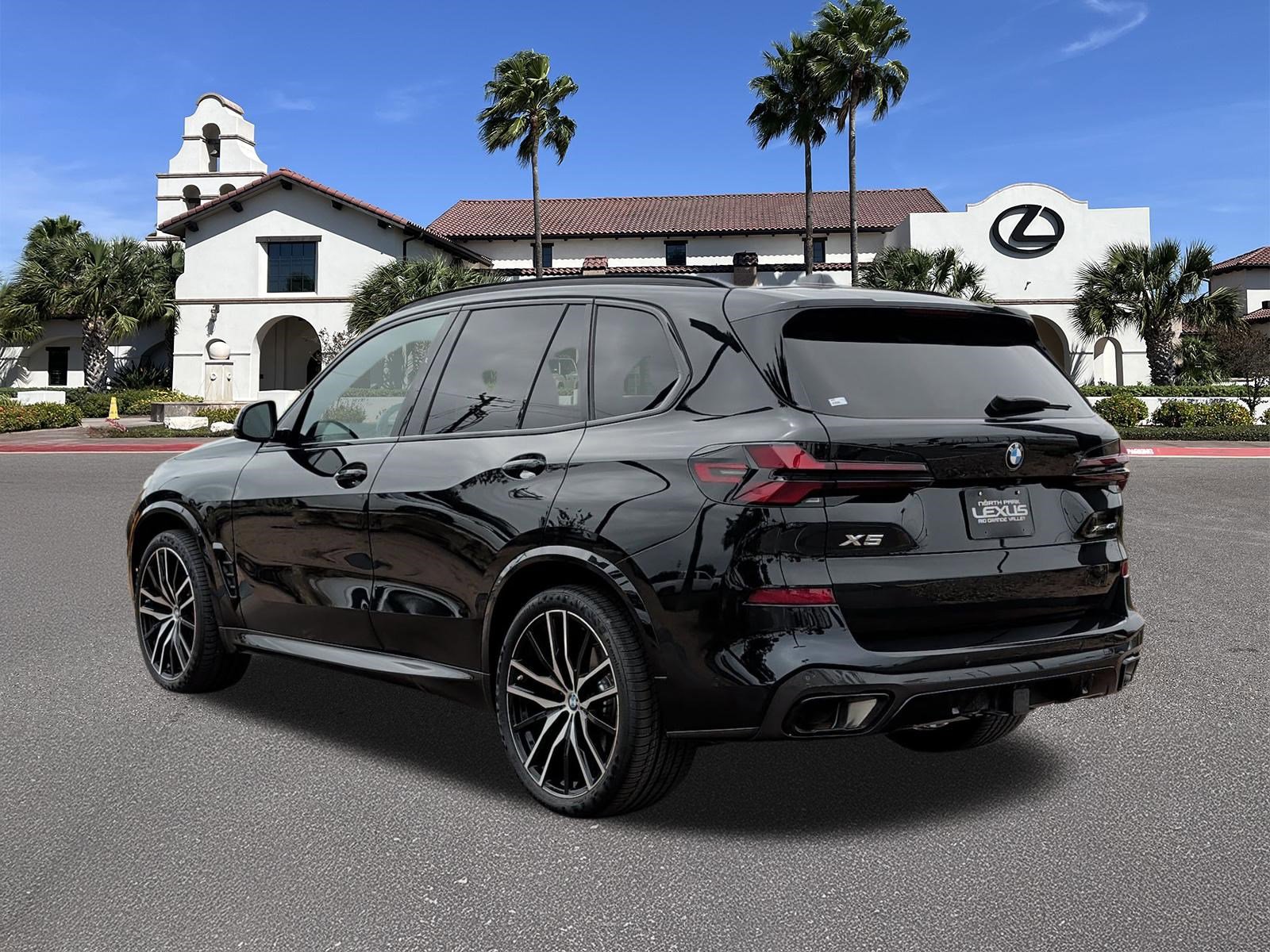 Used 2025 BMW X5 xDrive40i w/ Executive Package image 4