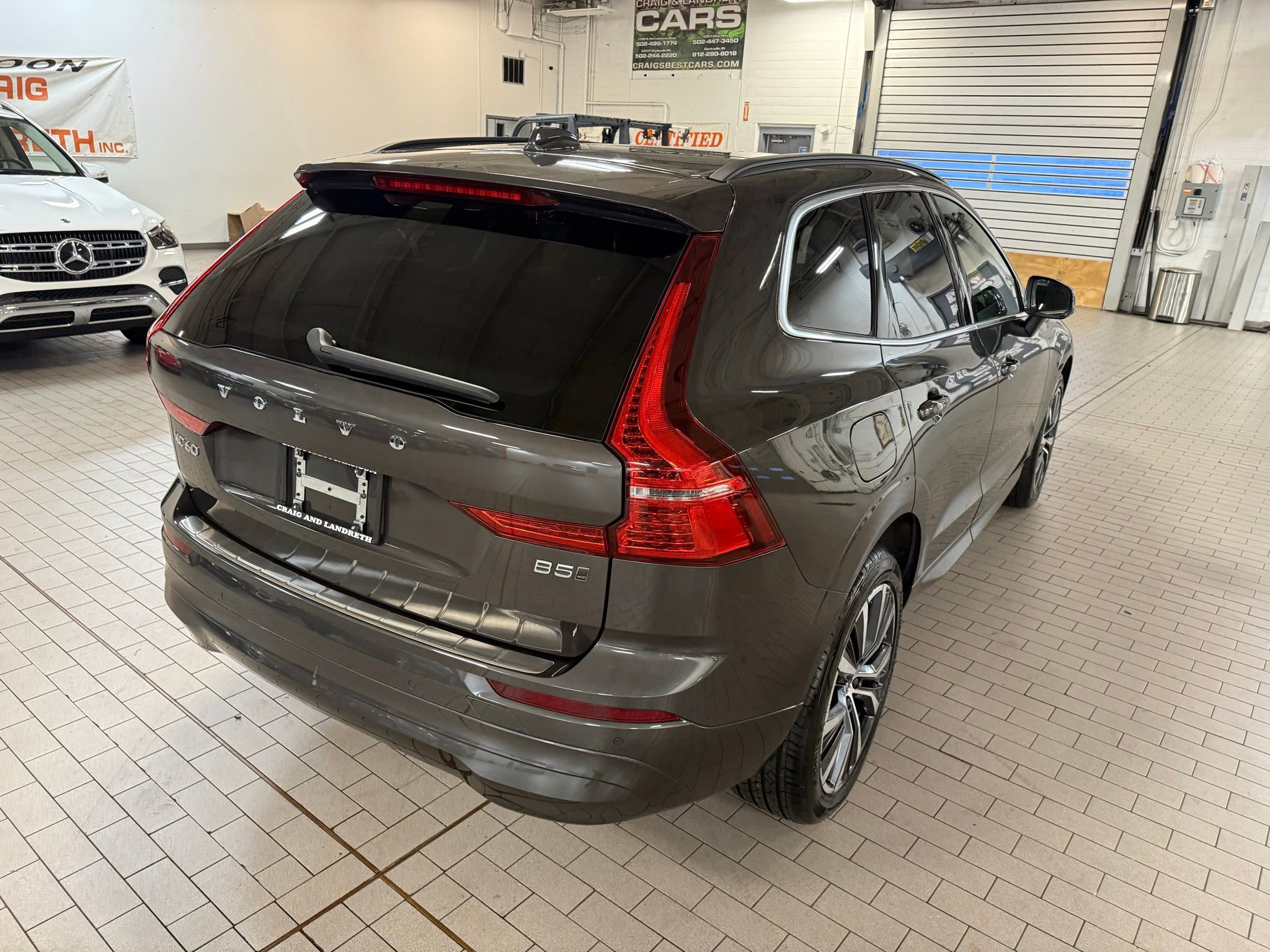 Used 2022 Volvo XC60 B5 Momentum w/ Climate Package image 9