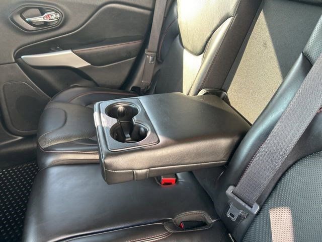 Used 2018 Jeep Cherokee Trailhawk w/ Quick Order Package 27L image 33