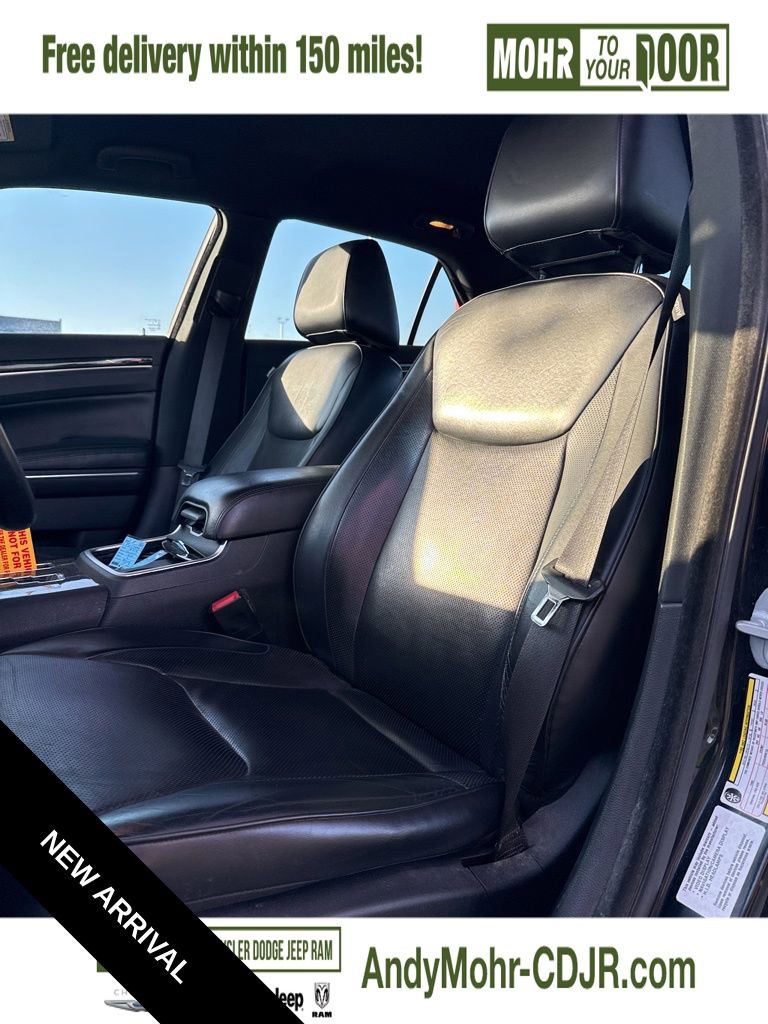 Used 2013 Chrysler 300 C image 12