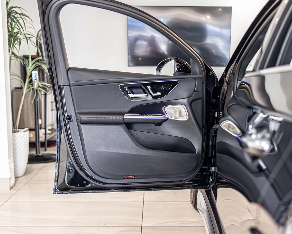 Used 2025 Mercedes-Benz GLC 63 AMG S w/ Driver Assistance Package image 29