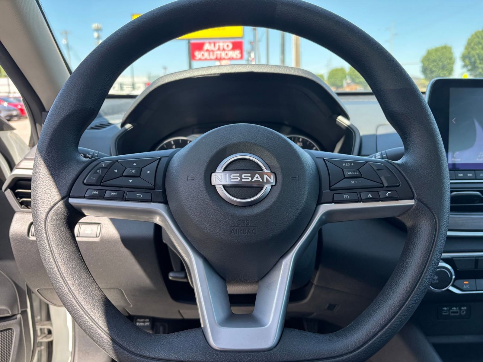 Used 2025 Nissan Altima 2.5 SV FWD image 28