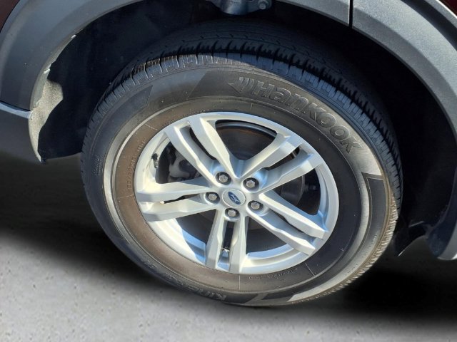 Used 2023 Ford Explorer XLT w/ Equipment Group 202A AWD/4WD image 9